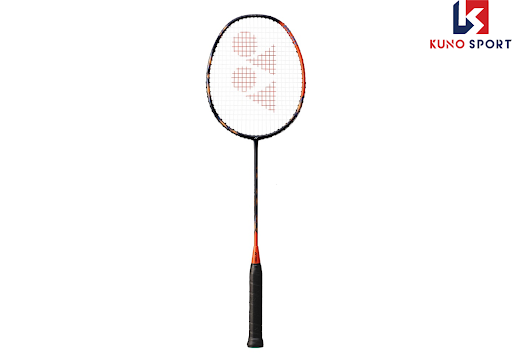 Mẫu vợt cầu lông tốt năm 2023: Vợt cầu lông Yonex Astrox 77.